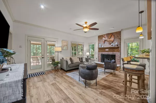 Charlotte, NC 28215,5134 Tracewood CT