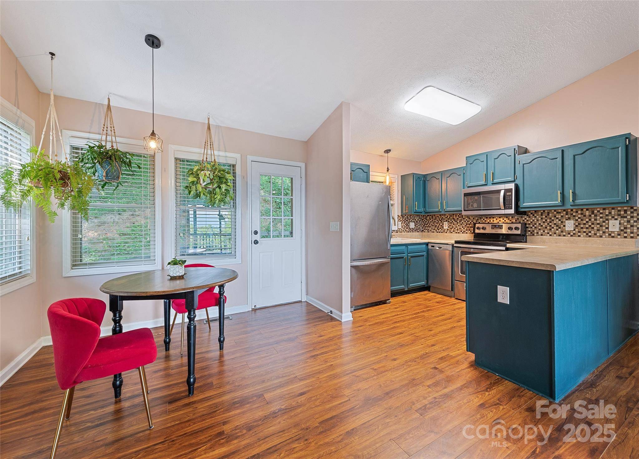 Waynesville, NC 28785,208 Tuckaway RD