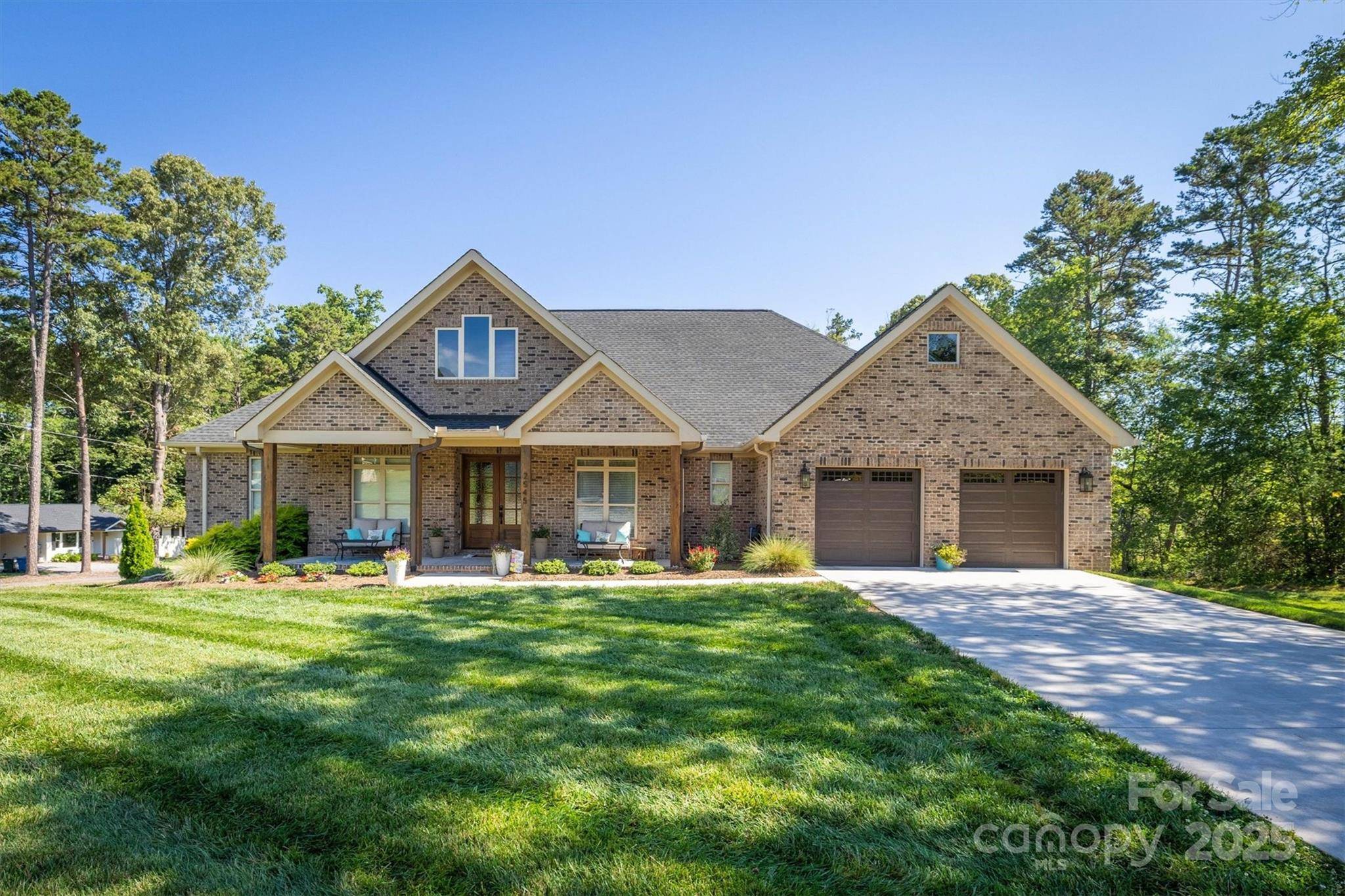 2545 10th Street CT NE, Hickory, NC 28601