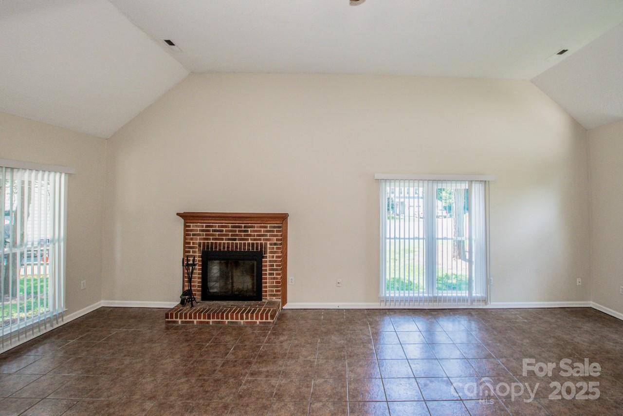 Mooresville, NC 28117,169 Southhaven DR