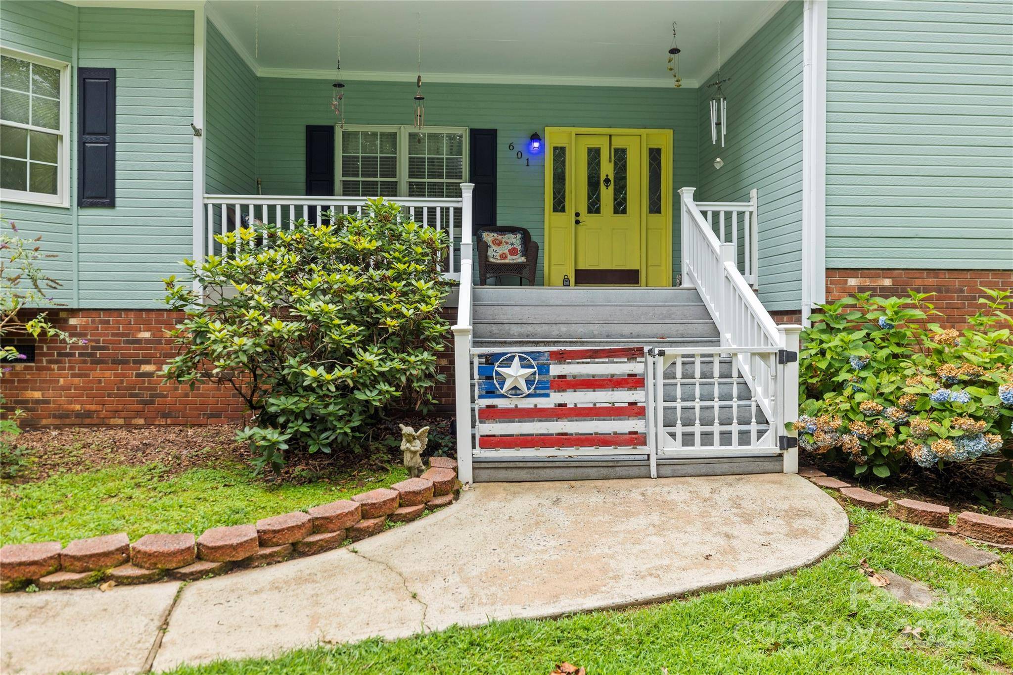 Dallas, NC 28034,601 Elmwood CIR