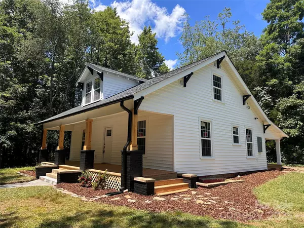 1805 Swan DR SW, Lenoir, NC 28645