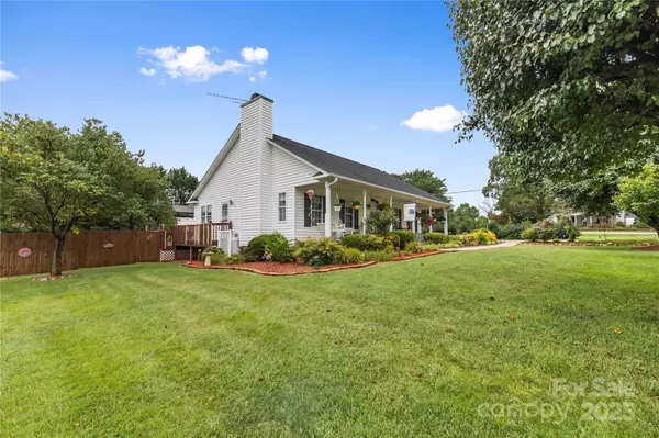 Advance, NC 27006,108 Camden CT