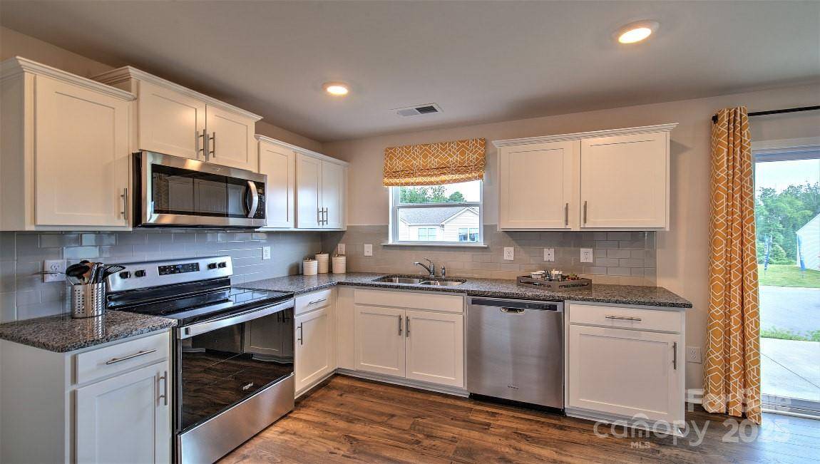 Waynesville, NC 28785,66 Clear Creek LN