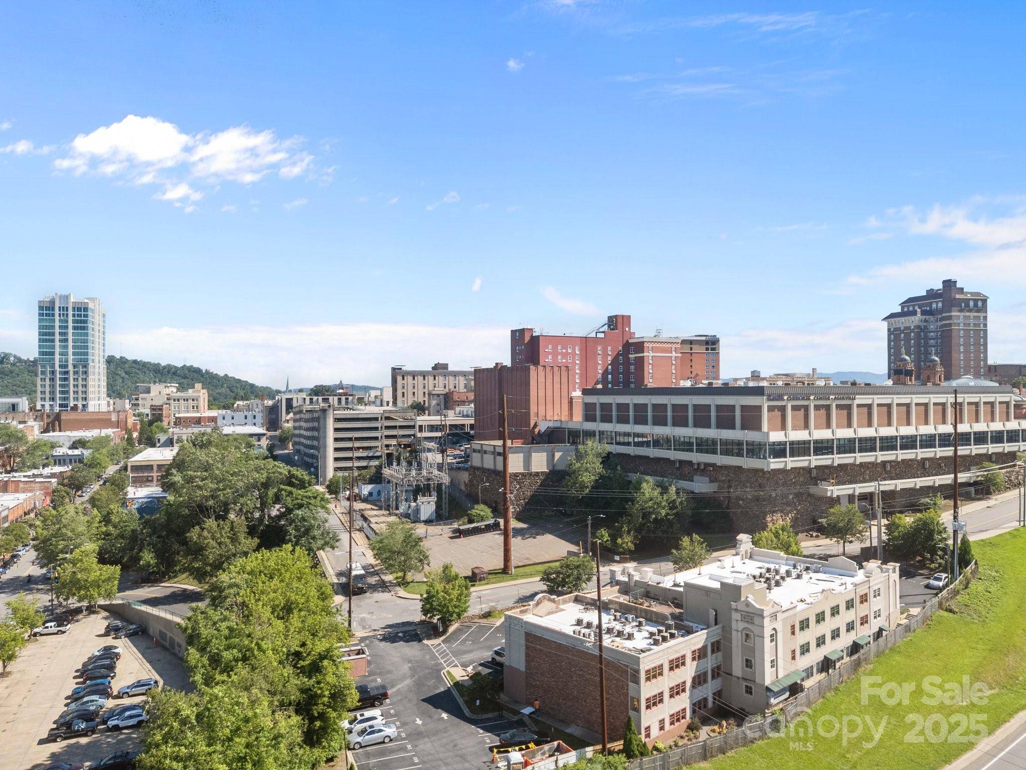 Asheville, NC 28801,37 Hiawassee ST #W102