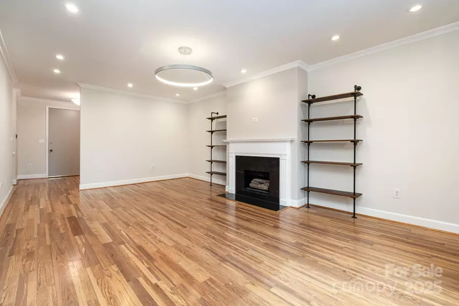 830 Cherokee RD, Charlotte, NC 28207