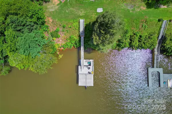 137 Lakeside DR, Marion, NC 28752