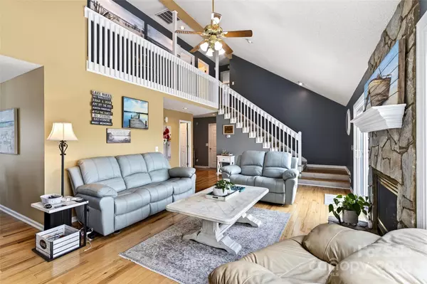 Marion, NC 28752,137 Lakeside DR