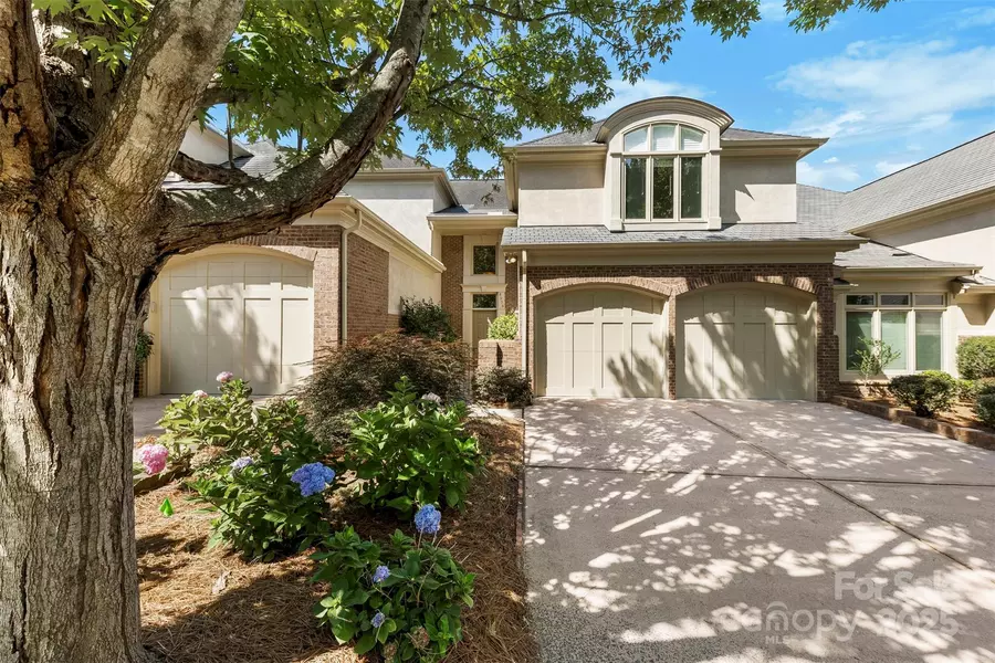 8934 Challis Hill LN, Charlotte, NC 28226