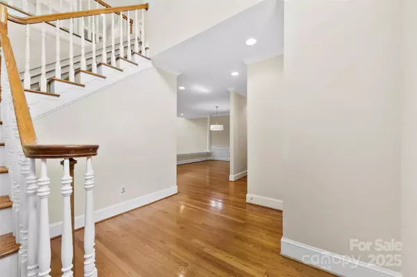 Charlotte, NC 28226,8934 Challis Hill LN