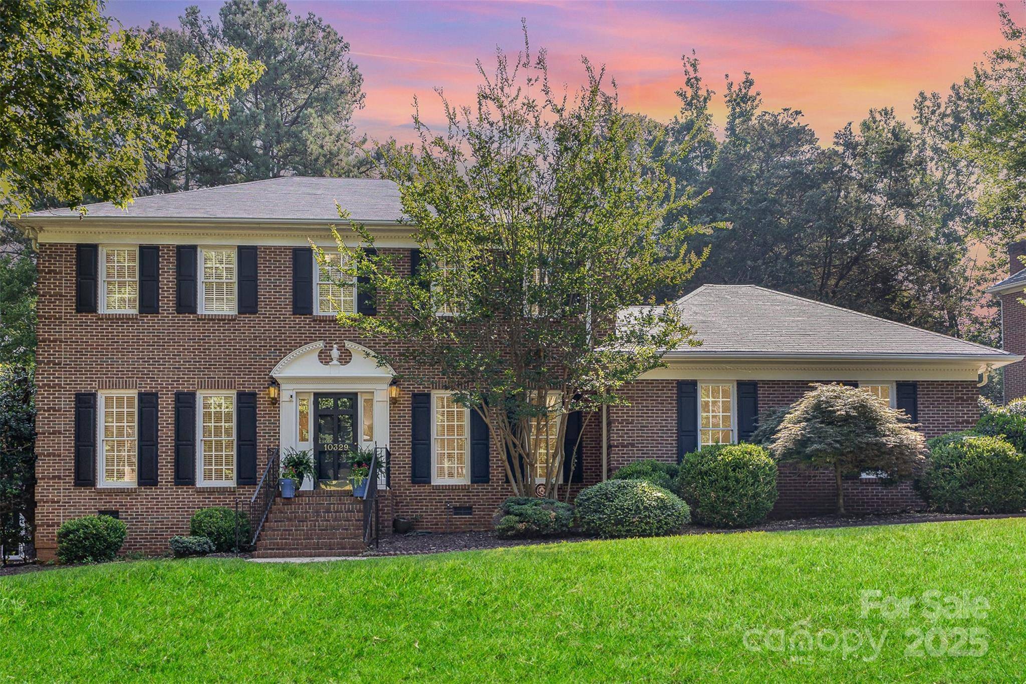 10329 Hollybrook DR, Charlotte, NC 28277