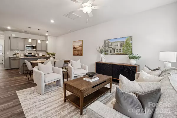 Charlotte, NC 28216,4728 Lakeview RD N #14
