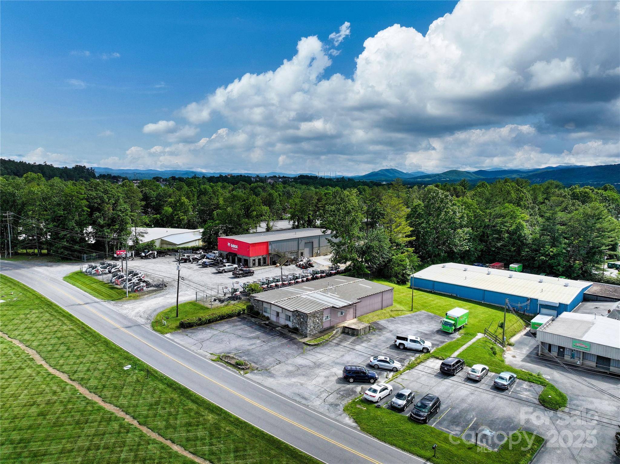 32 Old Shoals RD, Arden, NC 28704