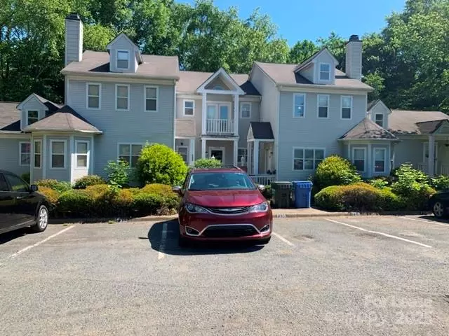 7332 Meadow Glen DR, Mint Hill, NC 28227