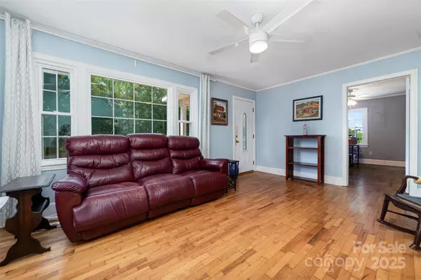 Lancaster, SC 29720,1936 Divine ST