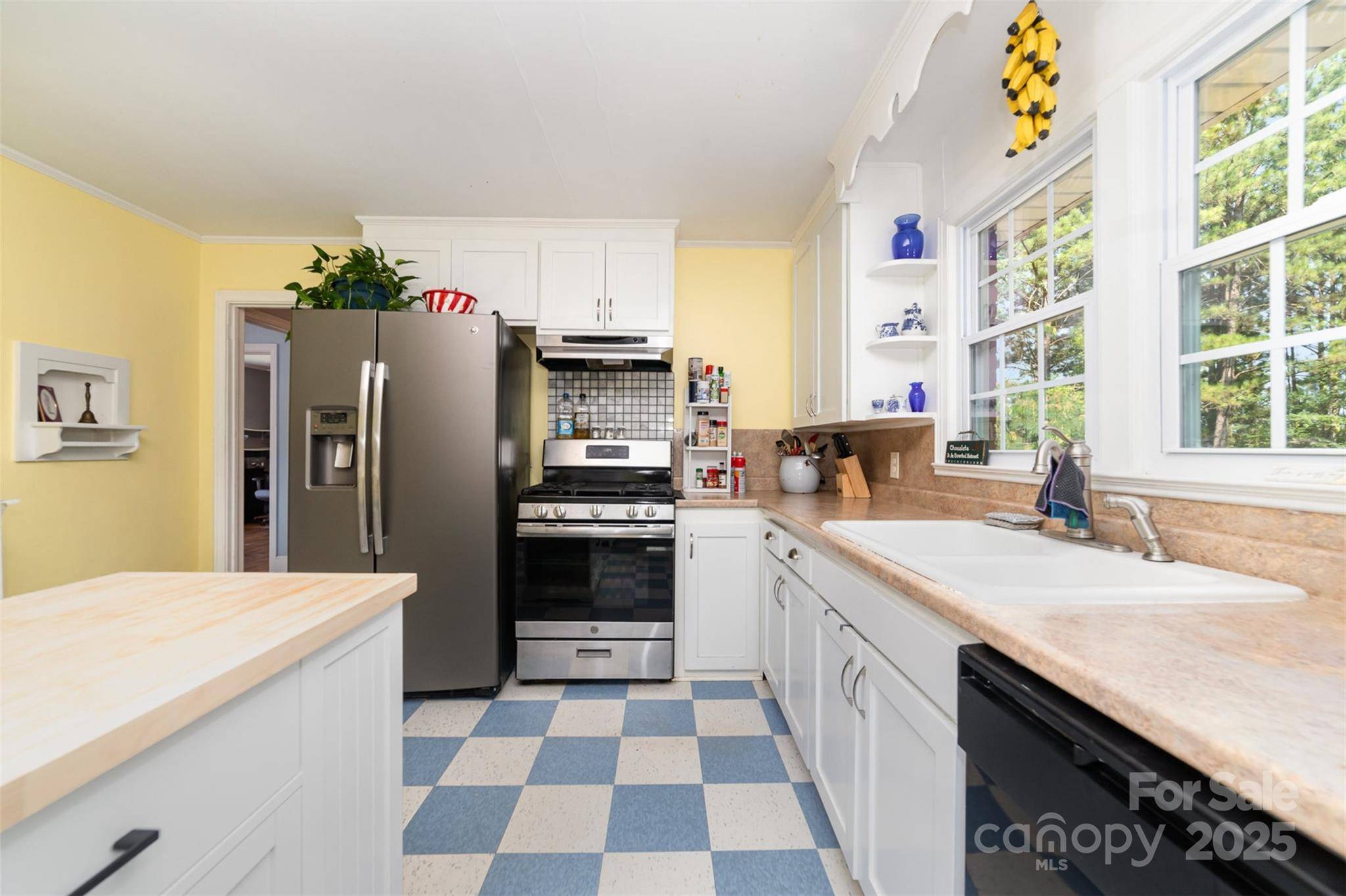 Lancaster, SC 29720,1936 Divine ST