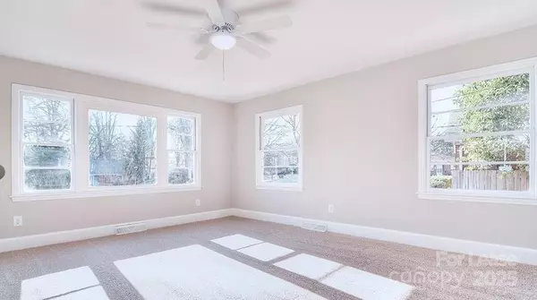 Charlotte, NC 28210,1437 Springwood LN