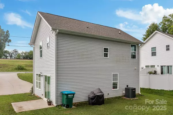 Bessemer City, NC 28016,818 W Carolina AVE