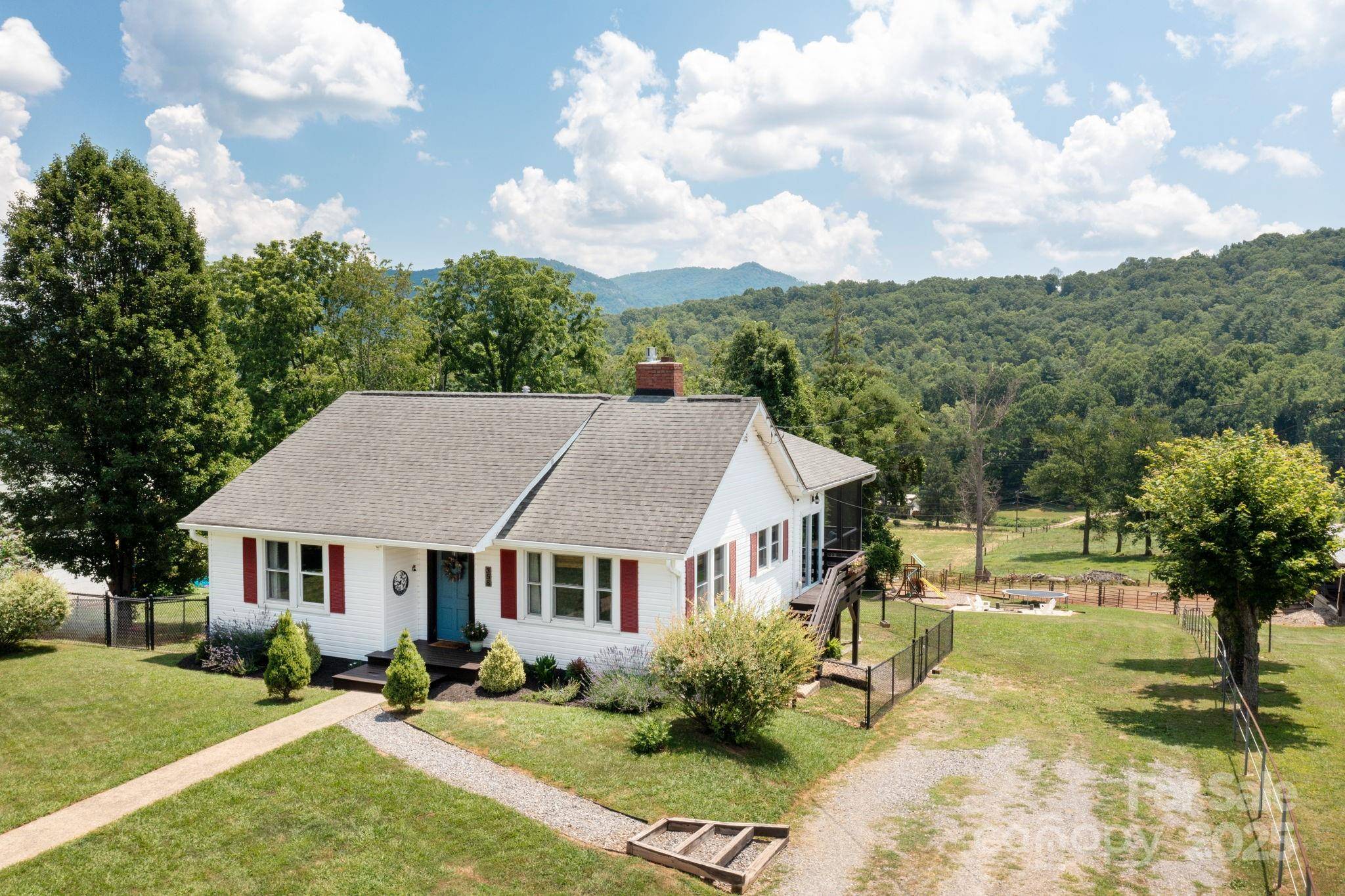 358 Onteora BLVD, Asheville, NC 28803