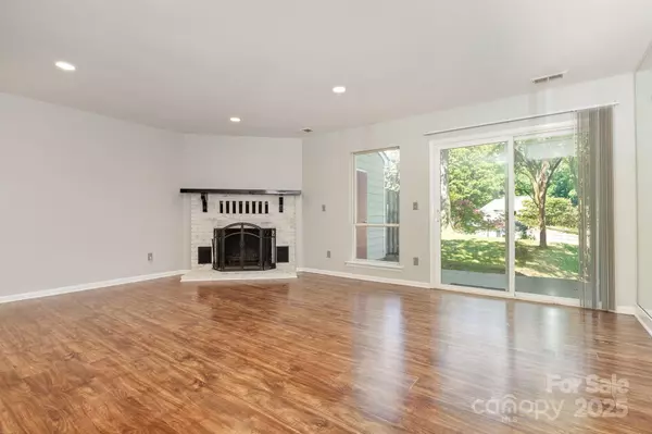 Charlotte, NC 28270,1069 Sardis Cove DR