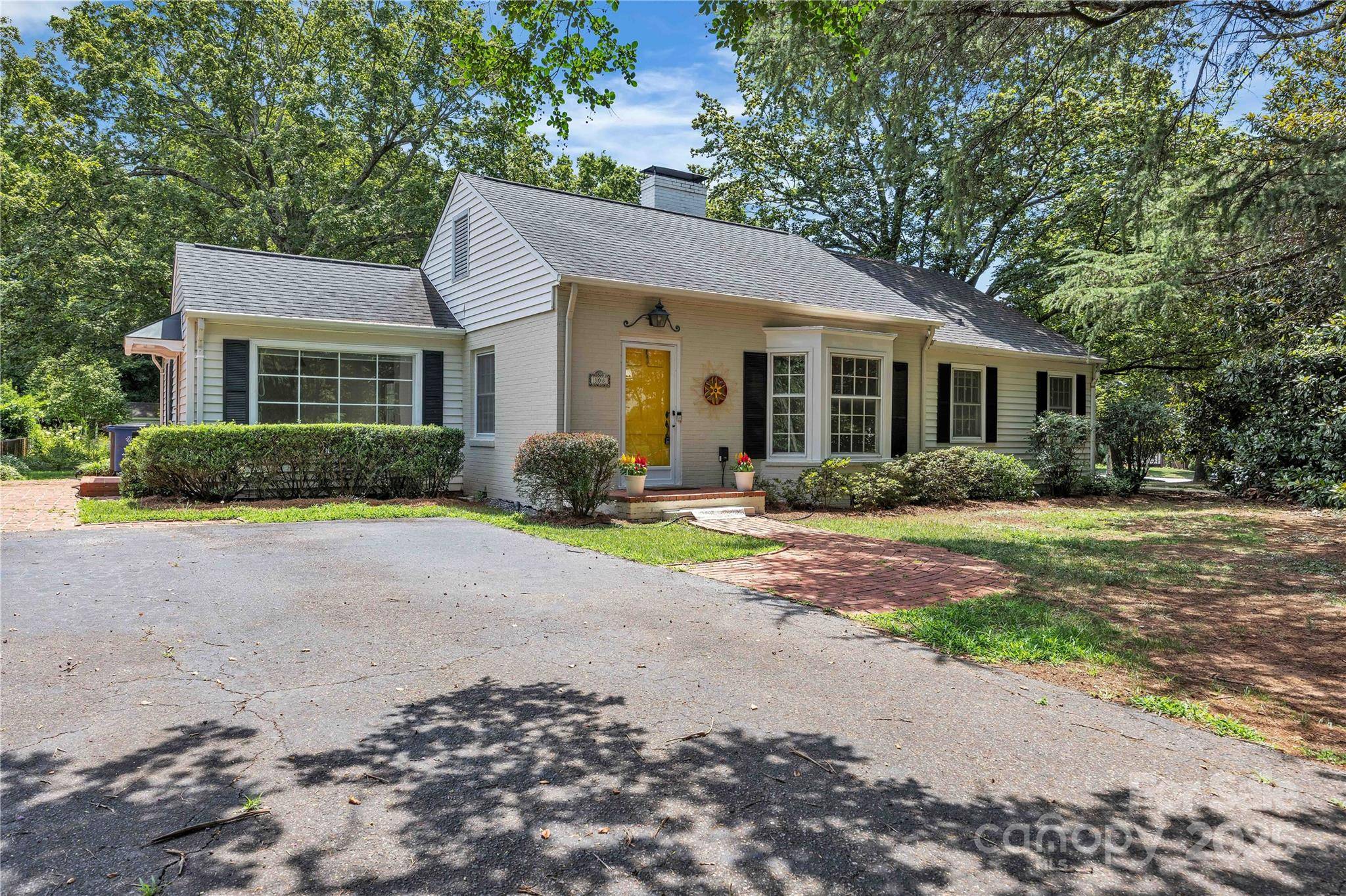 Statesville, NC 28677,808 Henkel RD