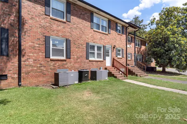 Gastonia, NC 28054,718 E Maple AVE #F