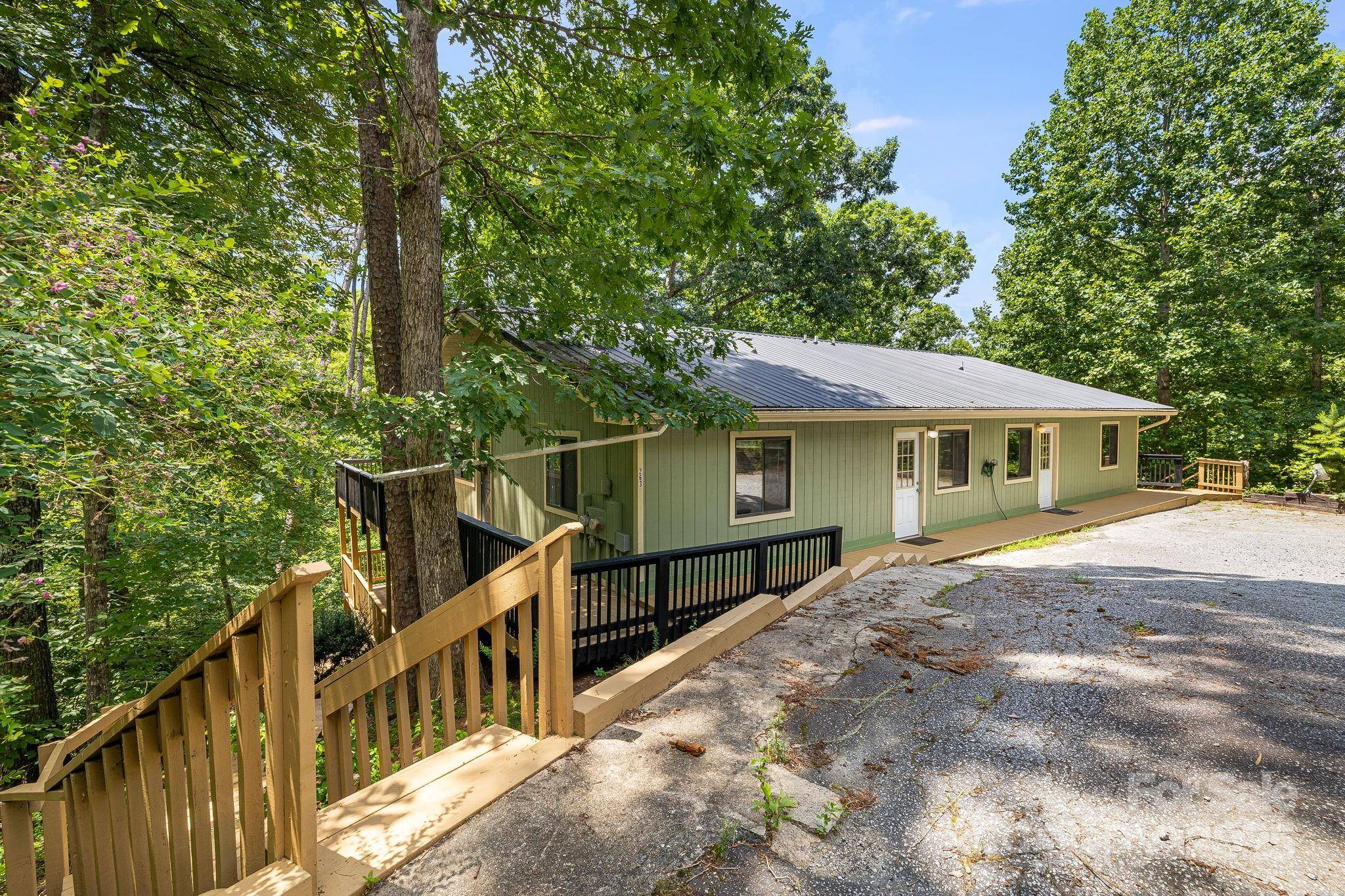 263 Shannons WALK, Lake Lure, NC 28746