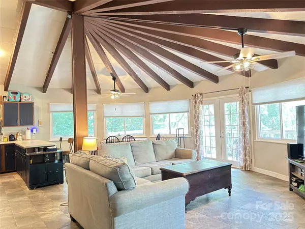 Franklin, NC 28734,171 Windy Hill DR