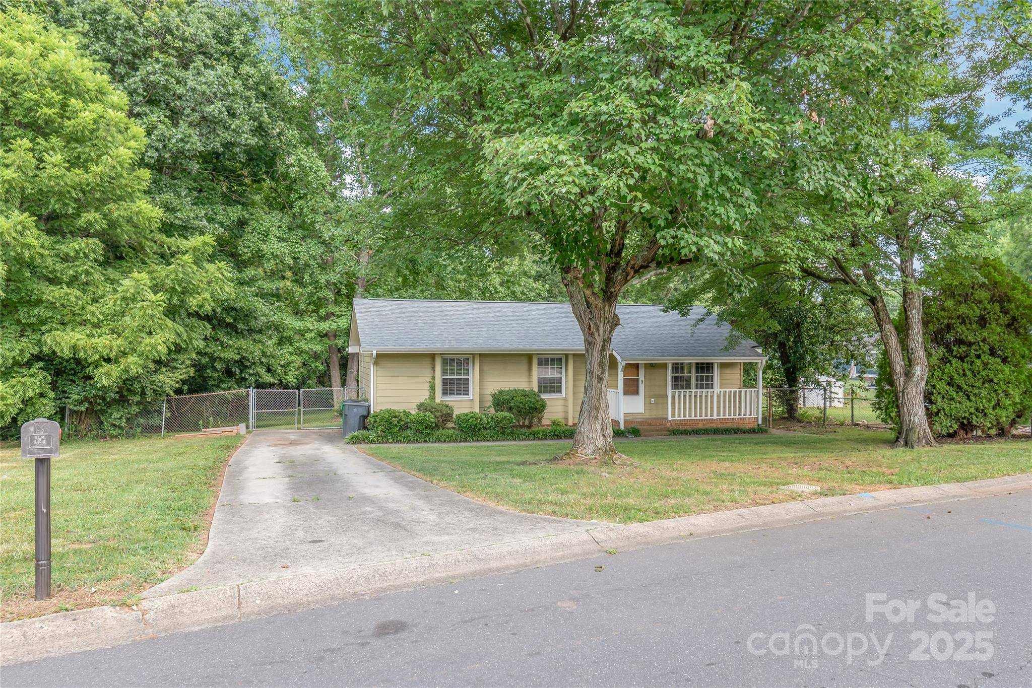 3312 Autumn Ridge DR, Charlotte, NC 28269
