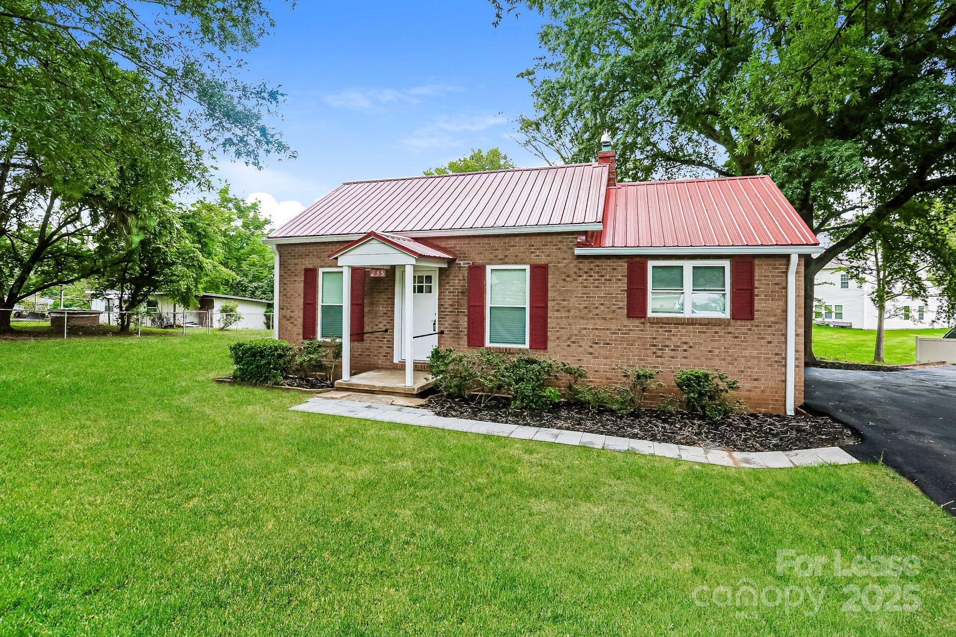Mooresville, NC 28115,235 Linwood RD