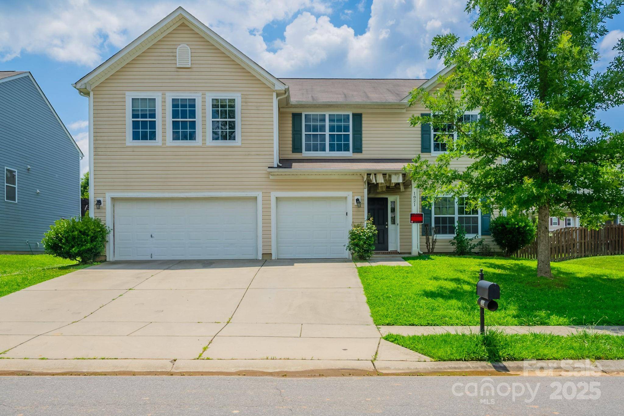 1821 Swan DR, Charlotte, NC 28216
