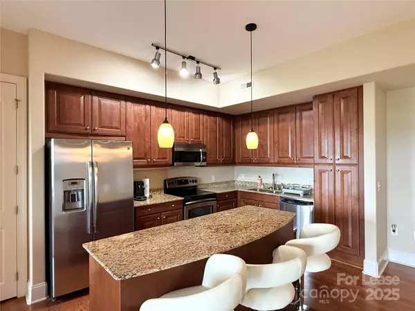 Charlotte, NC 28210,4625 Piedmont Row DR #615