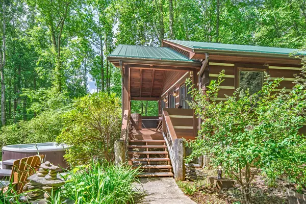 Leicester, NC 28748,55 Bearwallow RD