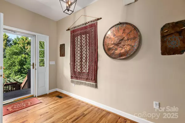 Asheville, NC 28805,212 Blue Ridge VIS