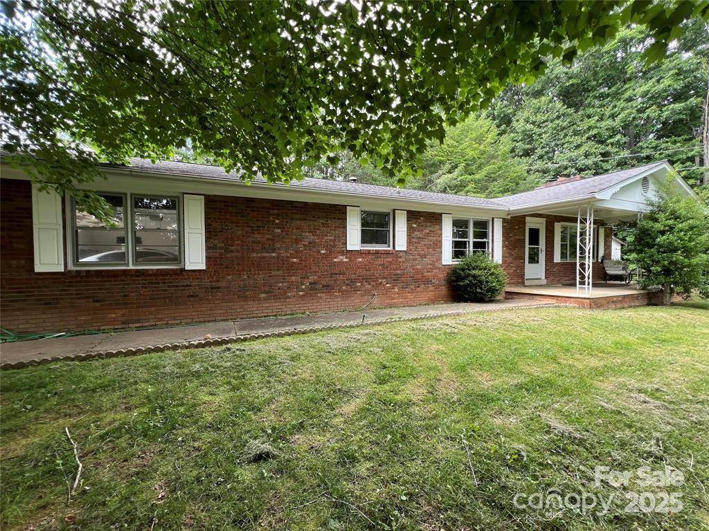 Burnsville, NC 28714,92 Mountain View RD