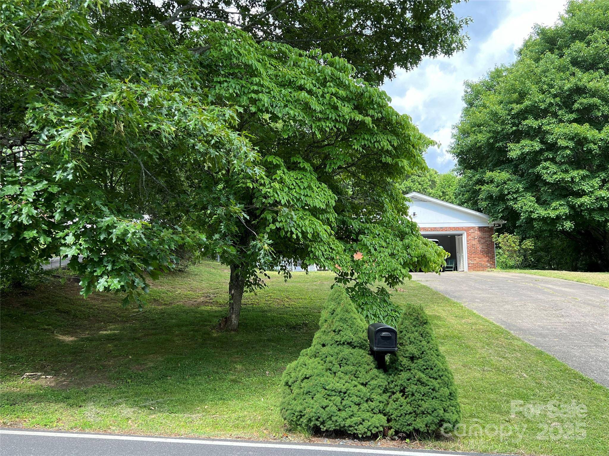 Burnsville, NC 28714,92 Mountain View RD