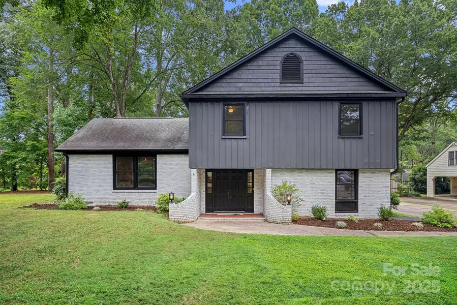 1108 Braeburn RD, Charlotte, NC 28211