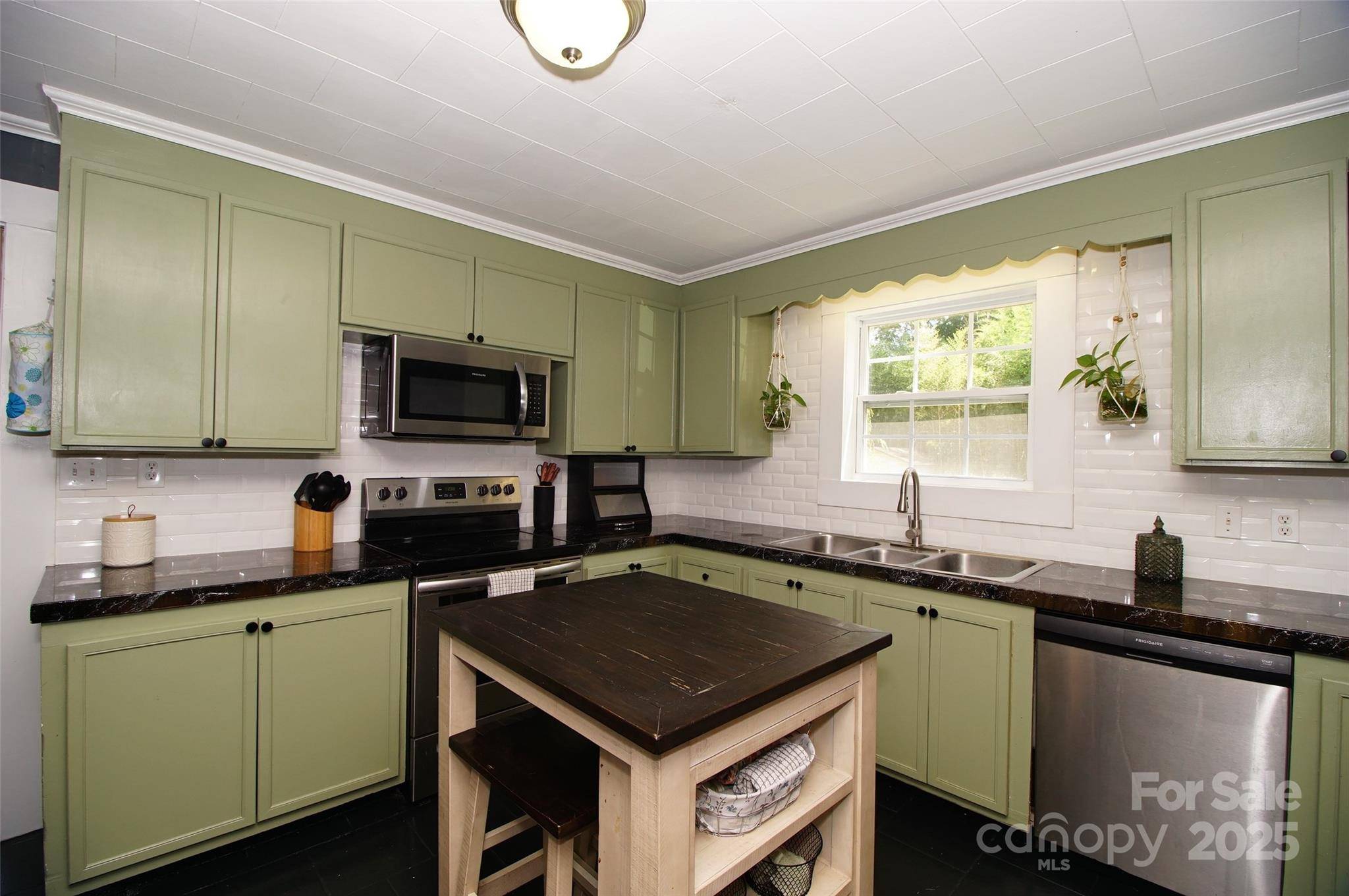Kannapolis, NC 28083,802 Ruth AVE