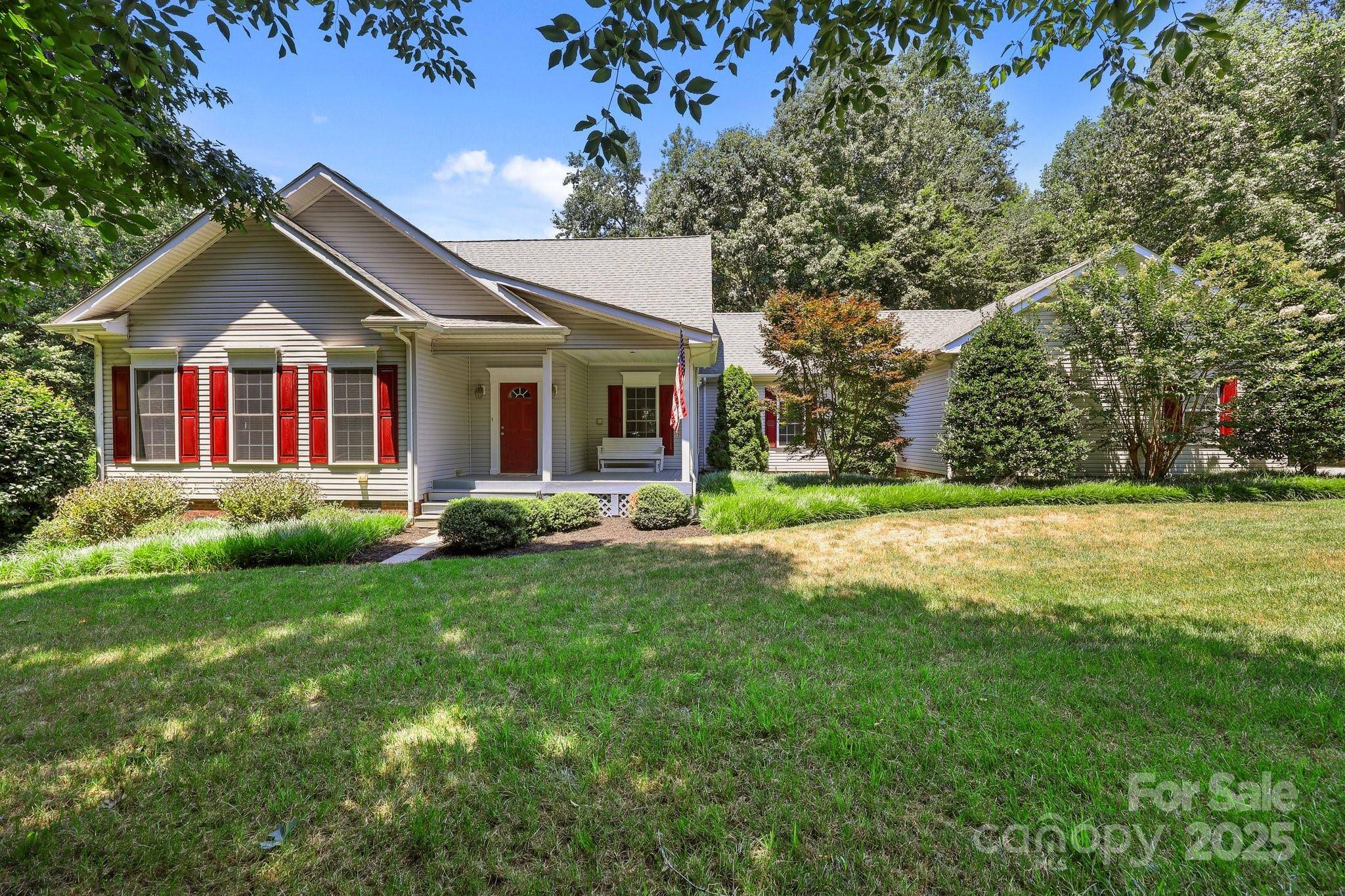 207 Olympia DR, Mooresville, NC 28117