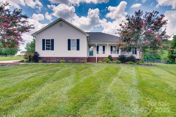 1526 Lauren Alexis CT, Dallas, NC 28034