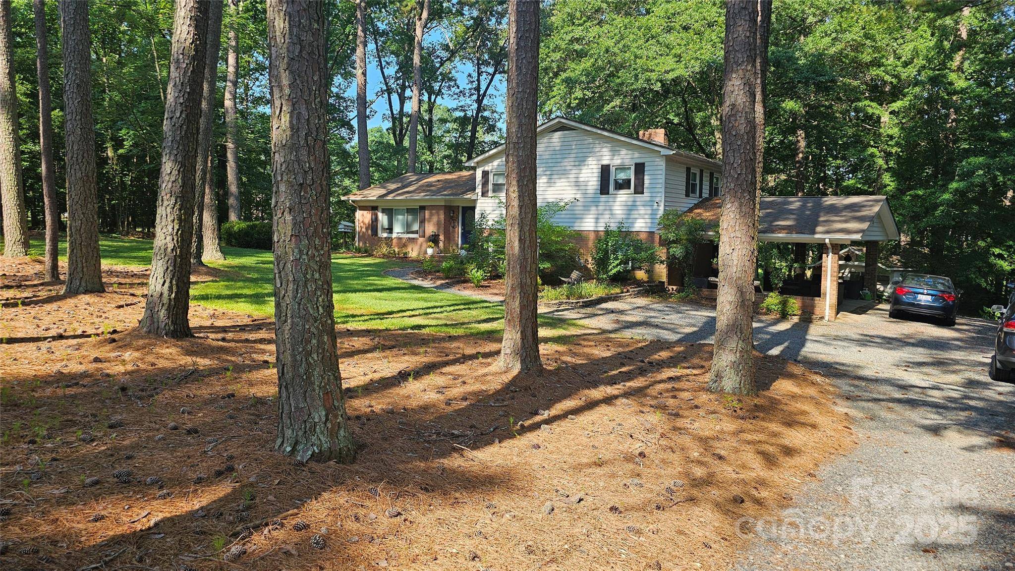 11060 Teresia LN, Midland, NC 28107