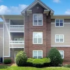 9810 Campus Walk LN, Charlotte, NC 28262