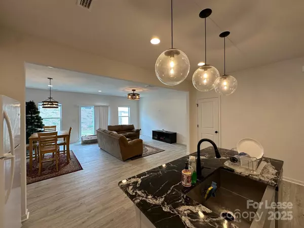Charlotte, NC 28214,11912 Basking DR
