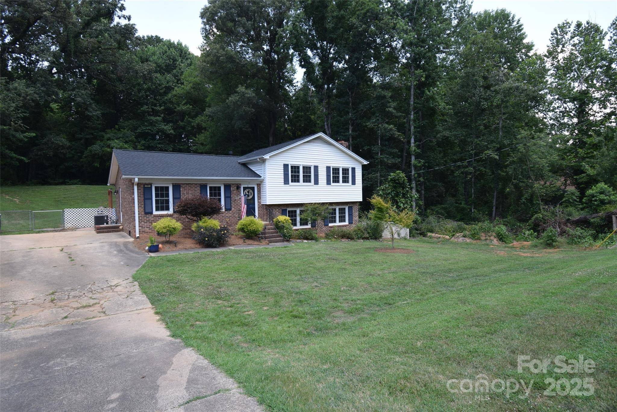Gastonia, NC 28052,3402 Rollingwood DR