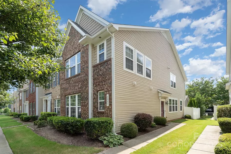 8245 Viewpoint LN, Cornelius, NC 28031