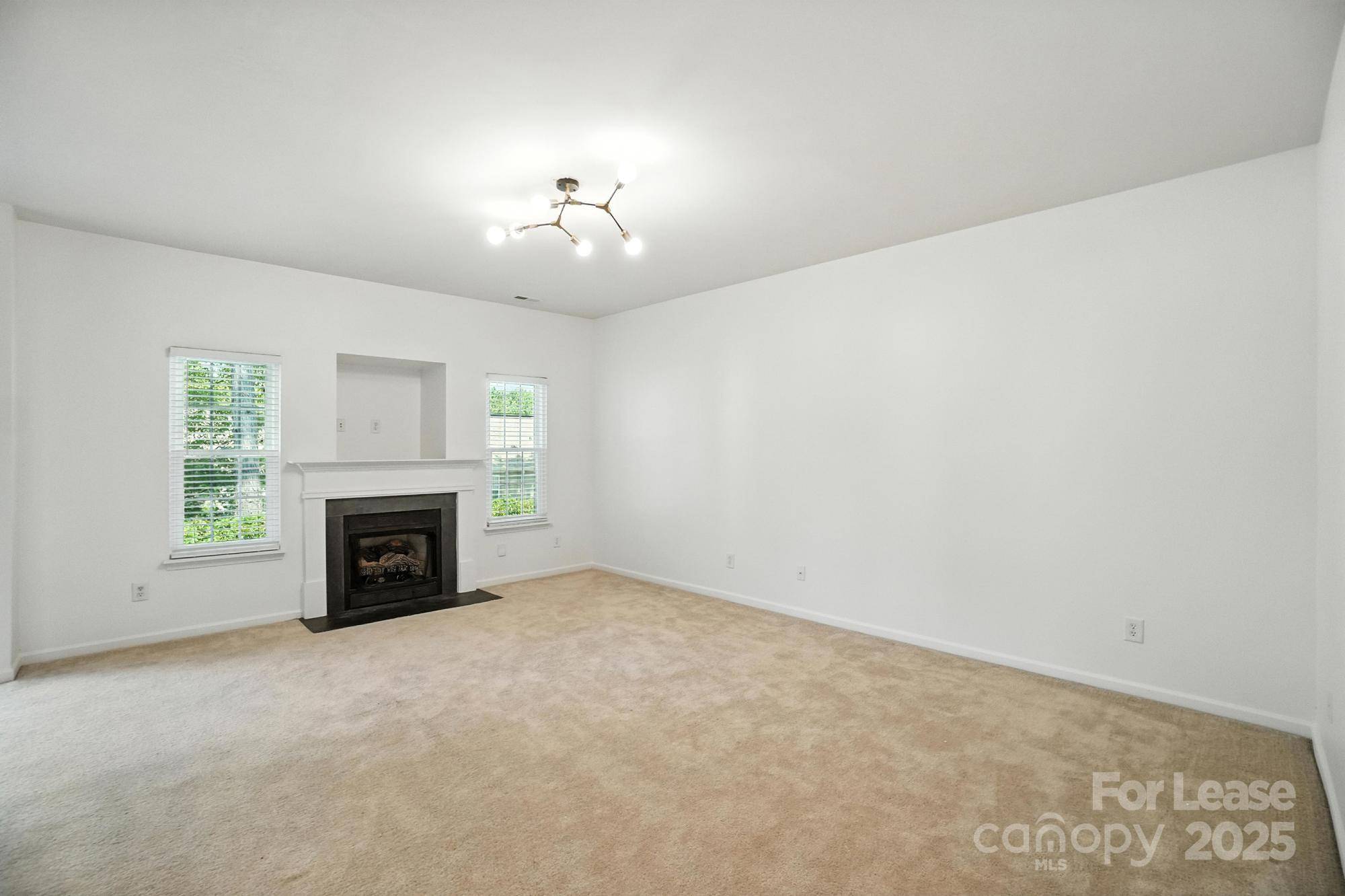 Charlotte, NC 28277,15554 Stronvar House LN