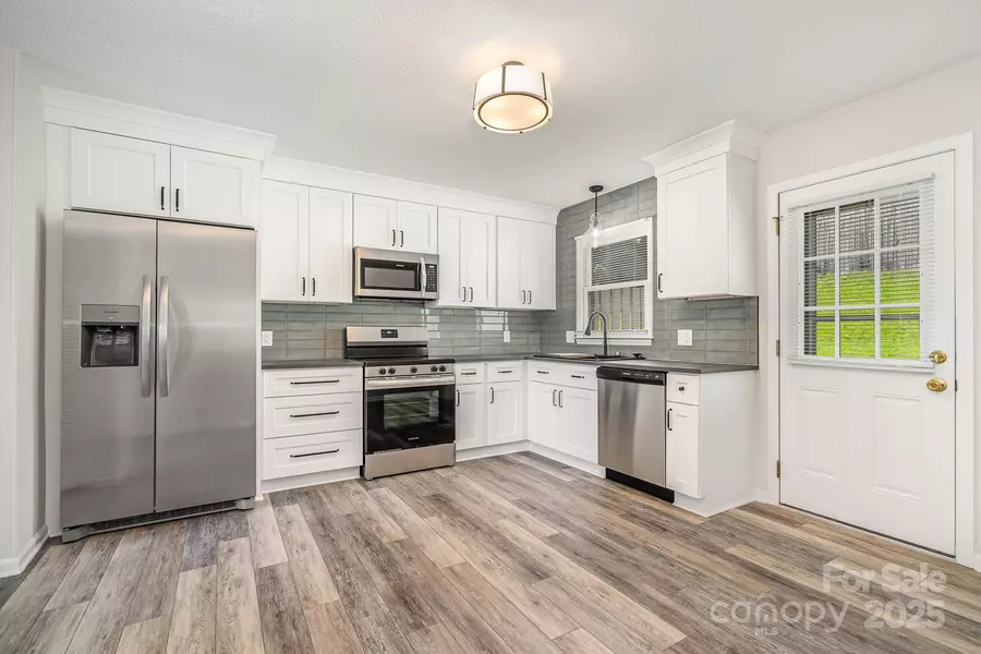 434 Stoneycreek LN, Rock Hill, SC 29730