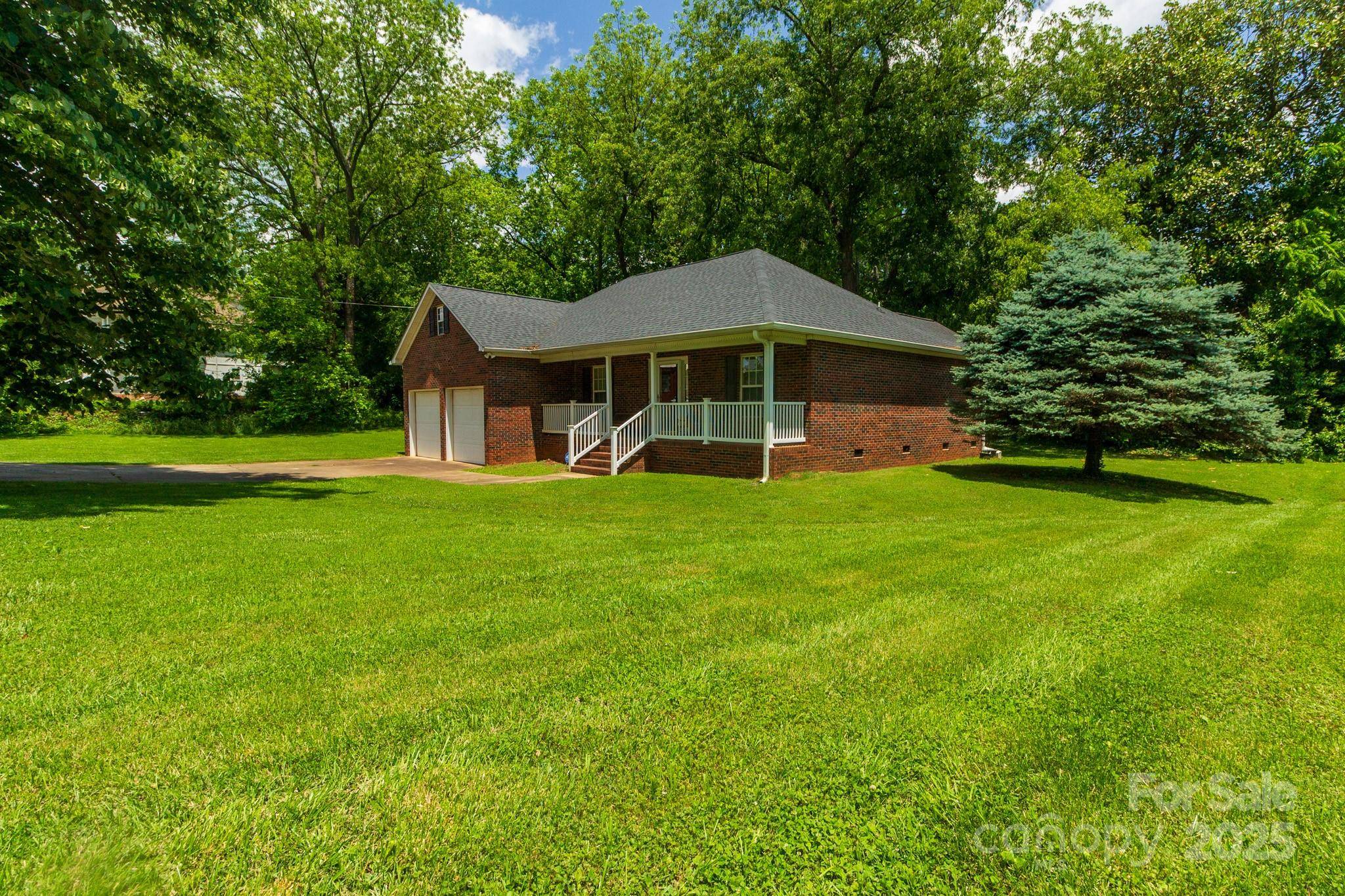 Kings Mountain, NC 28086,202 N Gaston ST