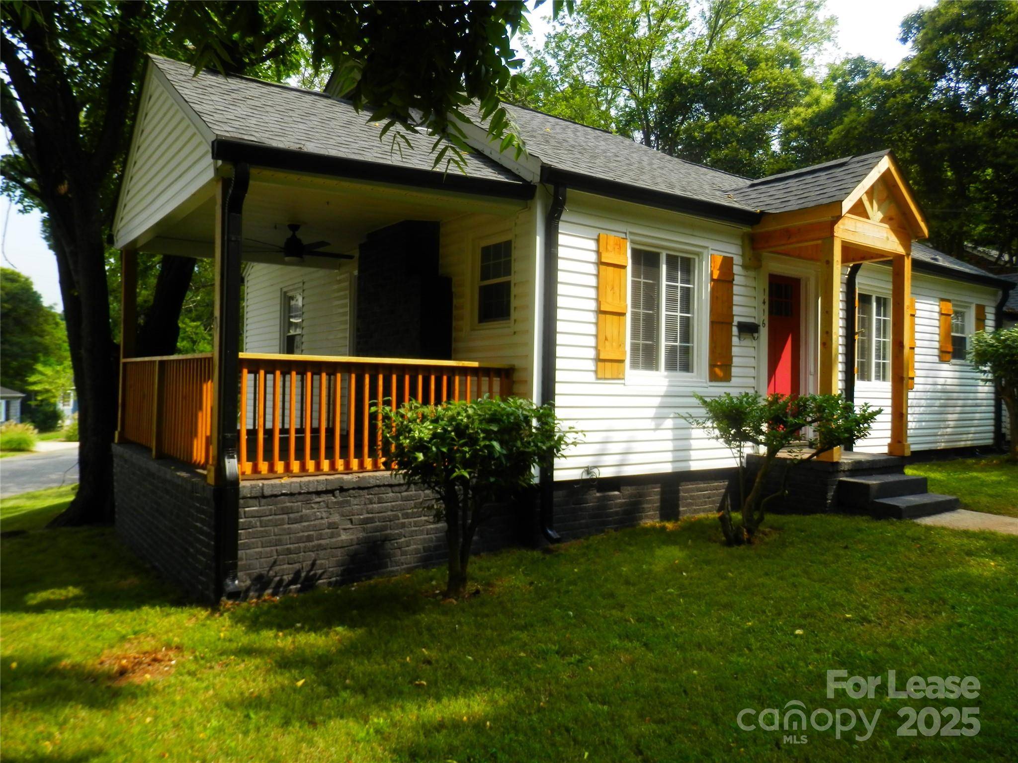 Charlotte, NC 28208,1416 Effingham RD