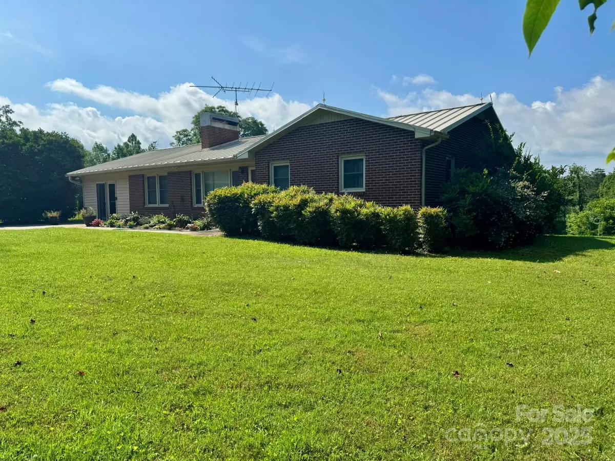 Wilkesboro, NC 28697,2852 Old Highway 60 RD
